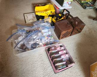 Random 80s/90s PVC figures 
