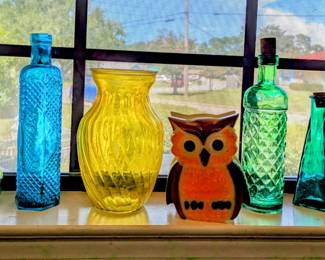 Super CUTE Owl Napkin Holder from the 70's taking center stage!