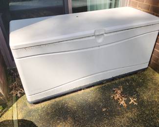Large deck box