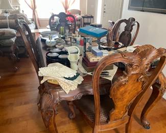 solid wood 6 chairs & extra leave