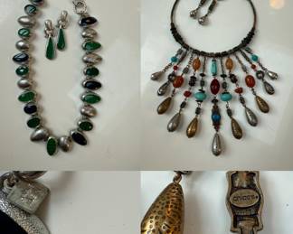 Anne Klein Fashion Necklace & Earrings Set
Chico’s Fashion Necklace & Earrings Set