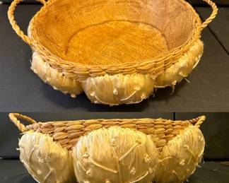 Vintage Sears Image Inn Straw Basket 10"
× 10" No. 2125914 Cabbage Leaf