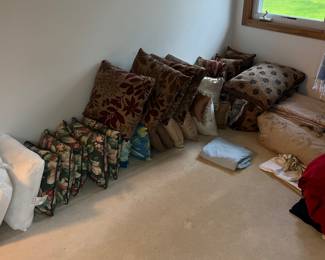 Throw Pillows 