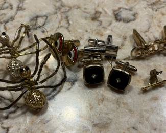 Vintage Cufflinks and Jewelry Spiders