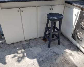 Outdoor kitchen: cabinets