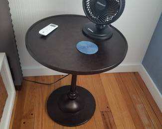 Accent table; table fan