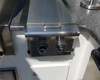 Outdoor kitchen: AOG covered burner