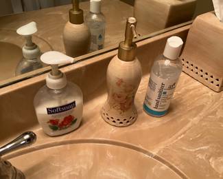 Main bathroom items