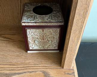 Kleenex holder