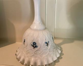 Mantle in living room - Bell