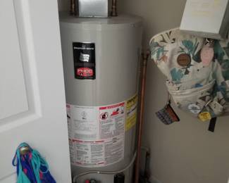 40-gallon GAS hot water heater