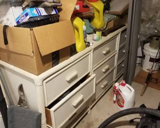 9-drawer dresser