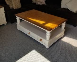 Coffee table with 3 drawers