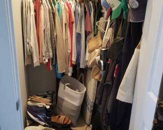 Closet system - wire racking