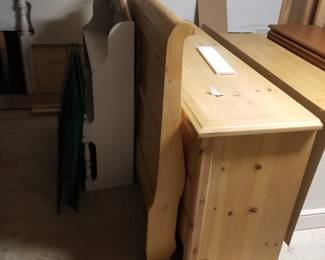 Full bed; hutch