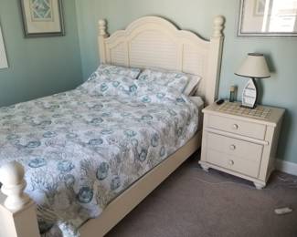 Queen bedroom set: queen bed; nightstand; dresser with mirror