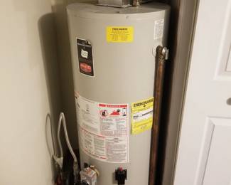 40-gallon GAS hot water heater