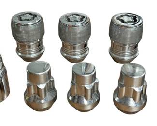 2 Sets Wheel Lock Lugs and Keys