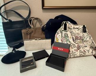 •	Brighton
•	Coach
•	Tumi
•	Bally
•	Michael Kors
