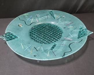 1980's art glass center bowl. Lot # 27