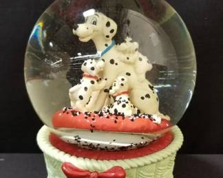 Musical Disney 101 Dalmatians snow globe. Lot # 244
