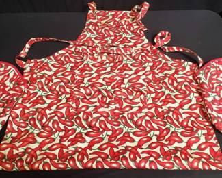 Chili pepper oven mitts and apron. Lot # 7