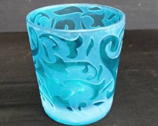Signed Michael Weems blue etched glass. Lot # 100