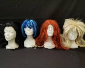 Collection of wigs. Lot # 318