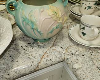 Possibly McCoy pottery