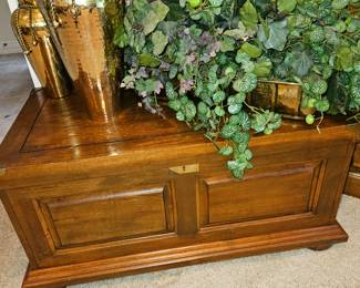 Keyhole chest