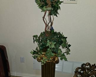 Gold column 
