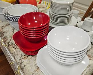 Plastique dish sets