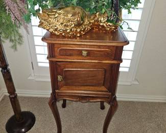 Drawer and cabinet door end/side table