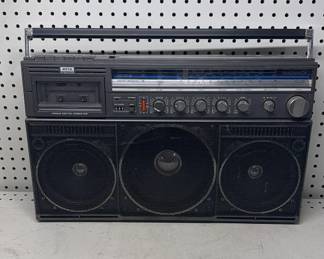 Boom Box Radio 