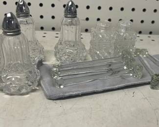 Knife Rests & Shakers 