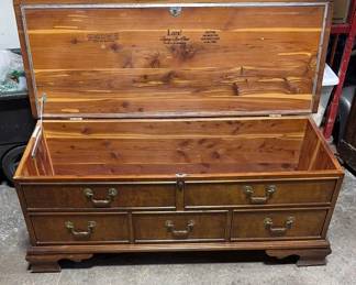 Lane Cedar Chest 