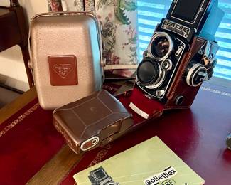 Rolleiflex 2.8E camera w/ original leather and metal cases