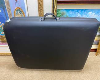 Massage table.