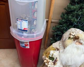 Finally organize your Christmas wrapping paper