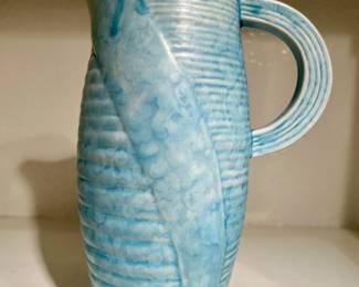 Countess  pottery england ribbed water pitcher