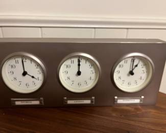 Universal time piece set of 2