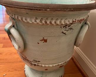 Absolutely gorgeous planter!  