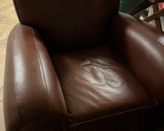 Gorgous Pottery Barn leather chair...perfect!