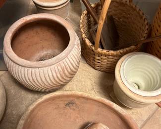 Grous of pottery and ceramic planters and we have tons of baskets!