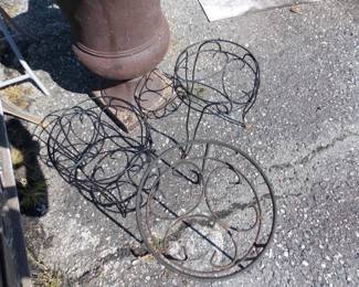 4 wire plant holders
