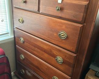 CHEST OF DRAWERS