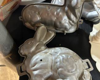 CAST IRON MOLDS