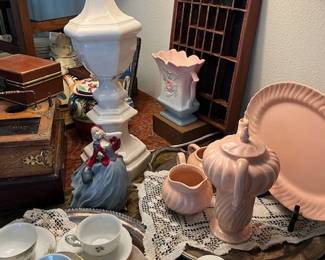 Vintage Hull pottery, vintage chalk lady, ceramic lamp