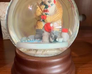 Eddie Bauer Snow Glob