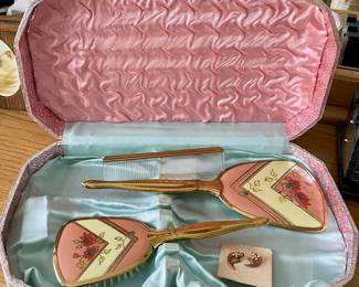 ANTIQUE VANITY SET